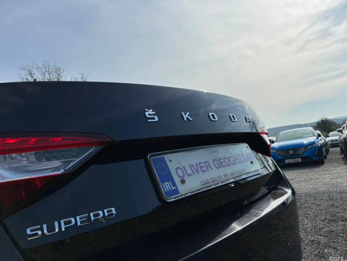 Skoda Superb Hatchback, Diesel, 2022, Black
