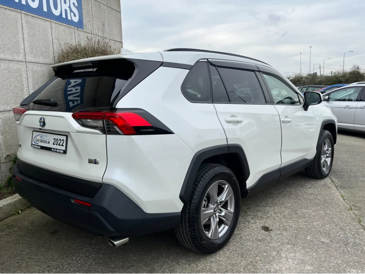 Toyota RAV4 SUV, Petrol Hybrid, 2022, White