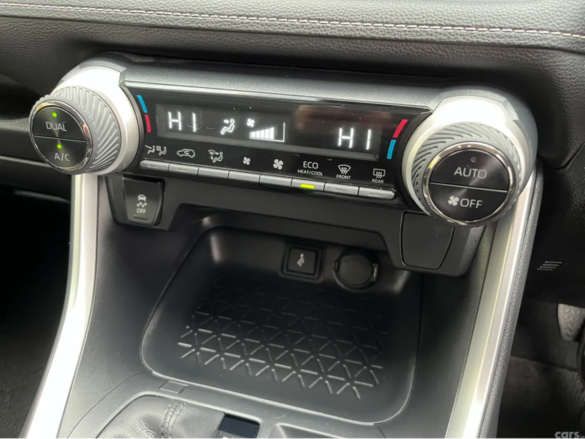 Toyota RAV4 SUV, Petrol Hybrid, 2022, White