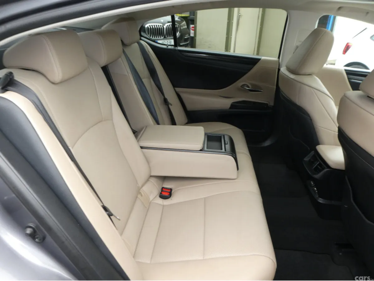 Lexus ES Saloon, Petrol Hybrid, 2021, Grey