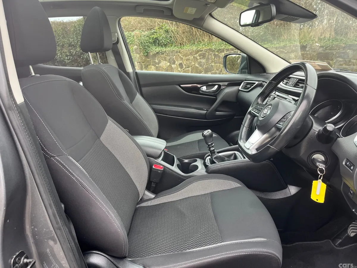 Nissan Qashqai MPV, Diesel, 2019, Grey
