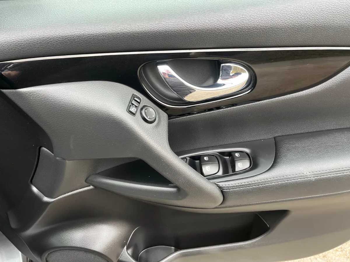 Nissan Qashqai MPV, Diesel, 2019, Grey