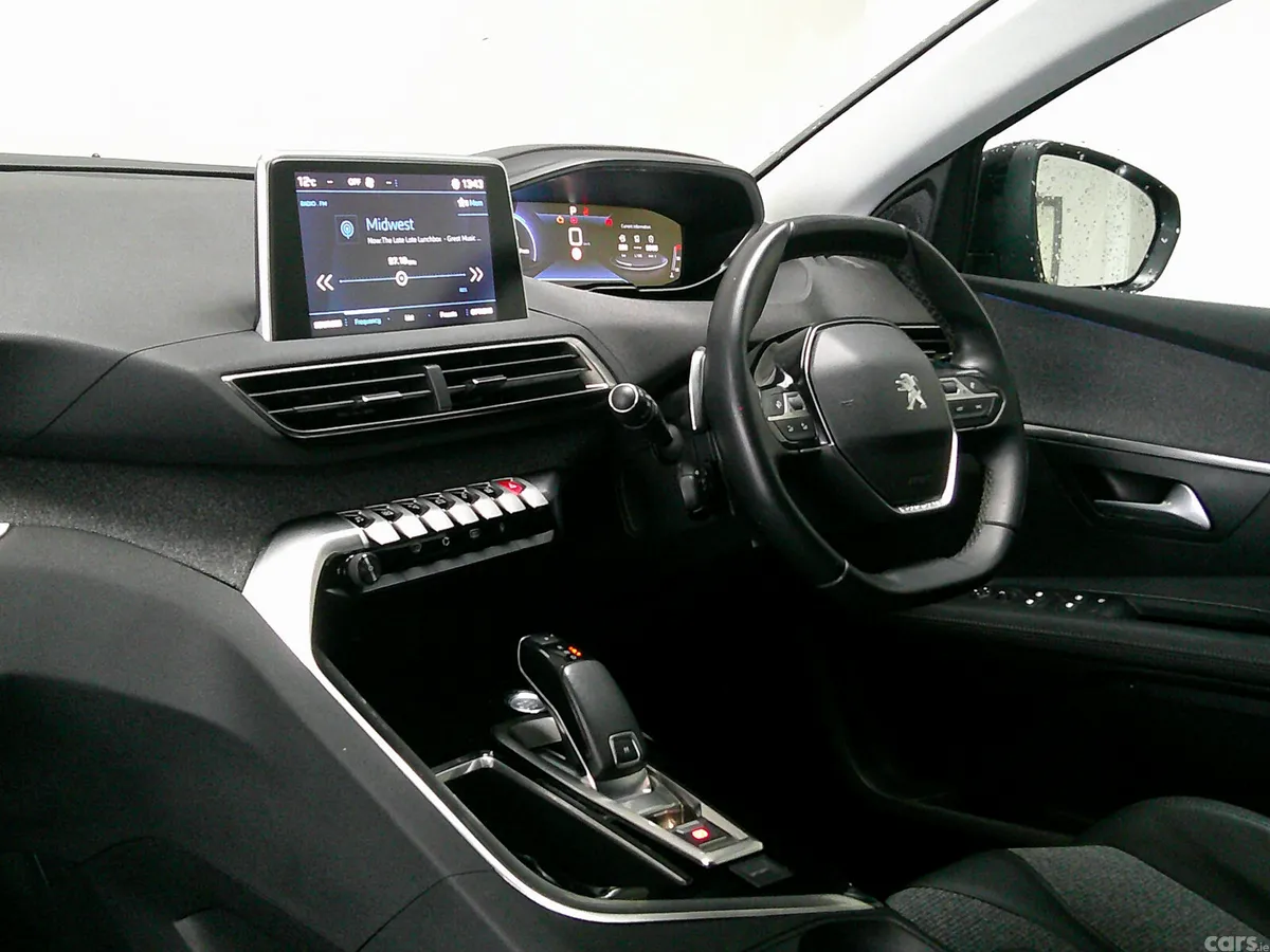 Peugeot 3008 MPV, Diesel, 2020, Red