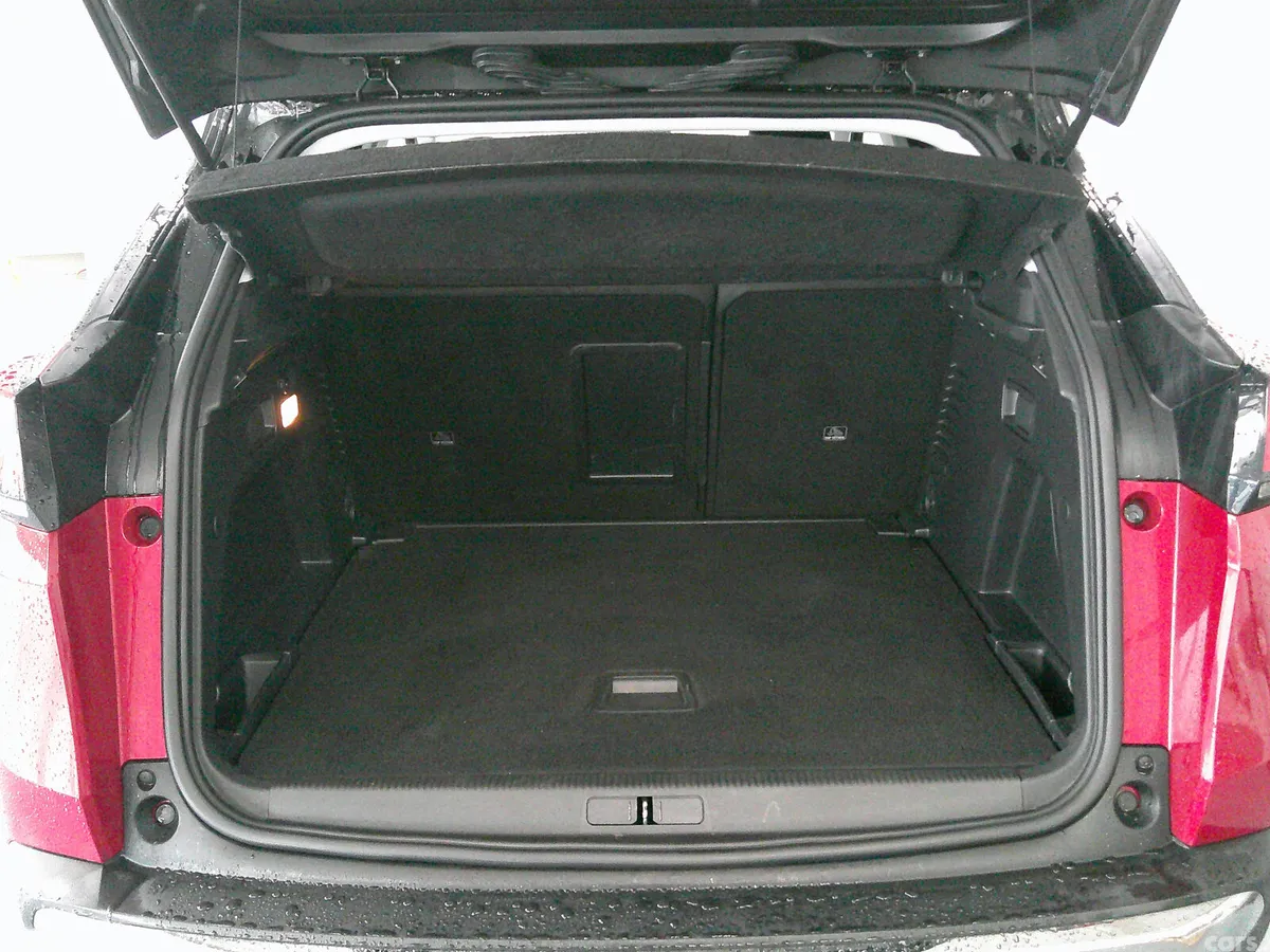 Peugeot 3008 MPV, Diesel, 2020, Red