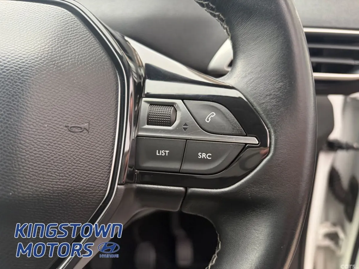 Peugeot 3008 MPV, Petrol, 2019, White