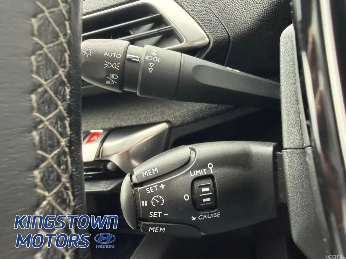 Peugeot 3008 MPV, Petrol, 2019, White