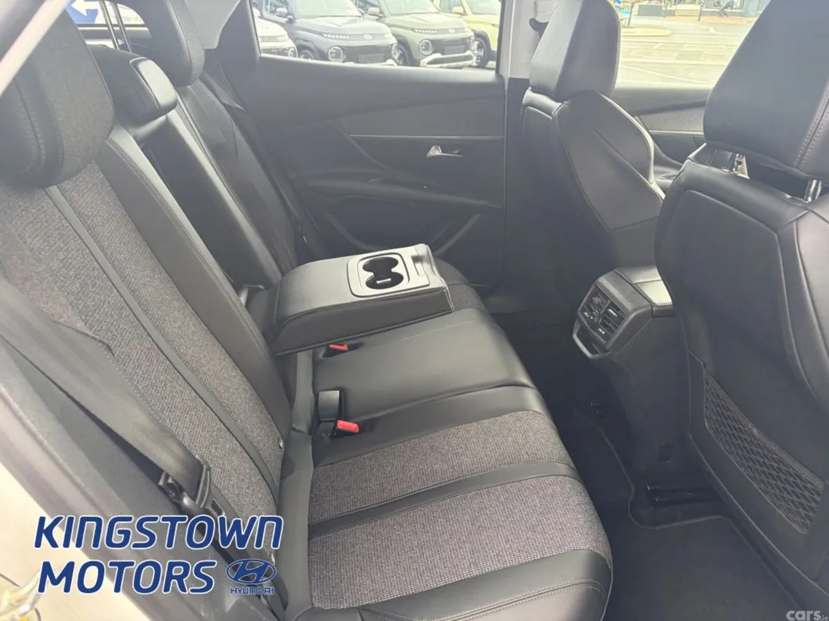 Peugeot 3008 MPV, Petrol, 2019, White