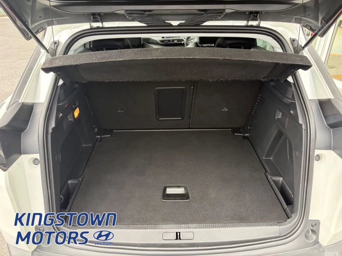 Peugeot 3008 MPV, Petrol, 2019, White