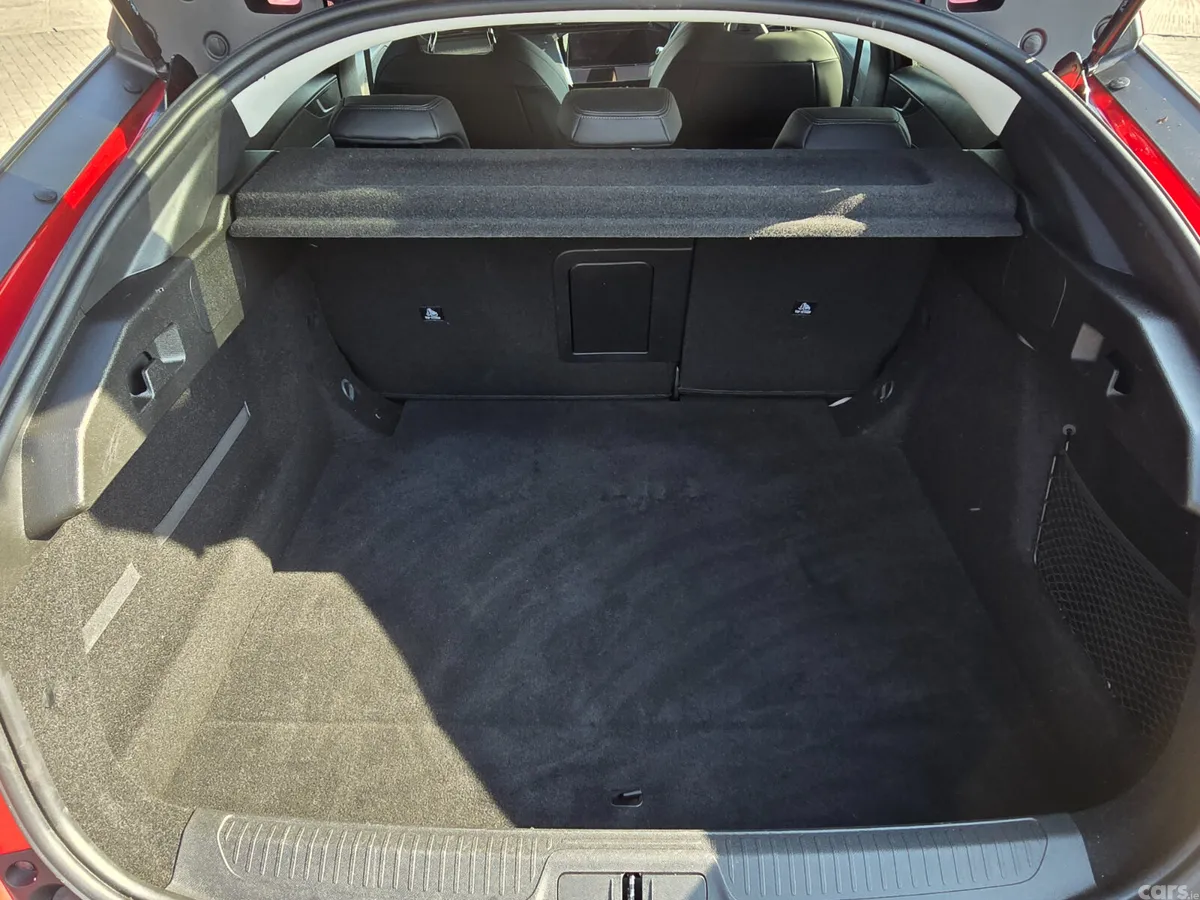 Peugeot 408 Hatchback, Petrol, 2025, Red
