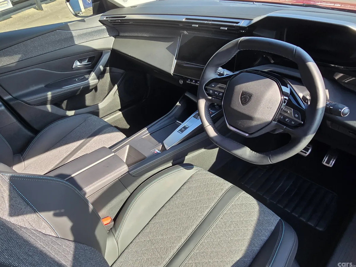 Peugeot 408 Hatchback, Petrol, 2025, Red