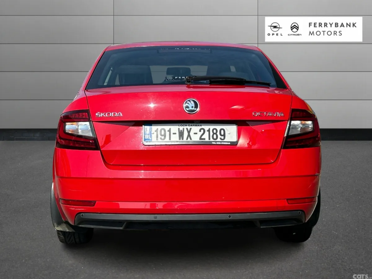 Skoda Octavia Hatchback, Petrol, 2019, Red