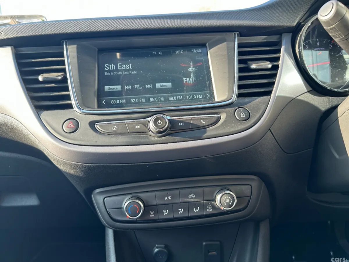 Opel Crossland X MPV, Diesel, 2022, Grey