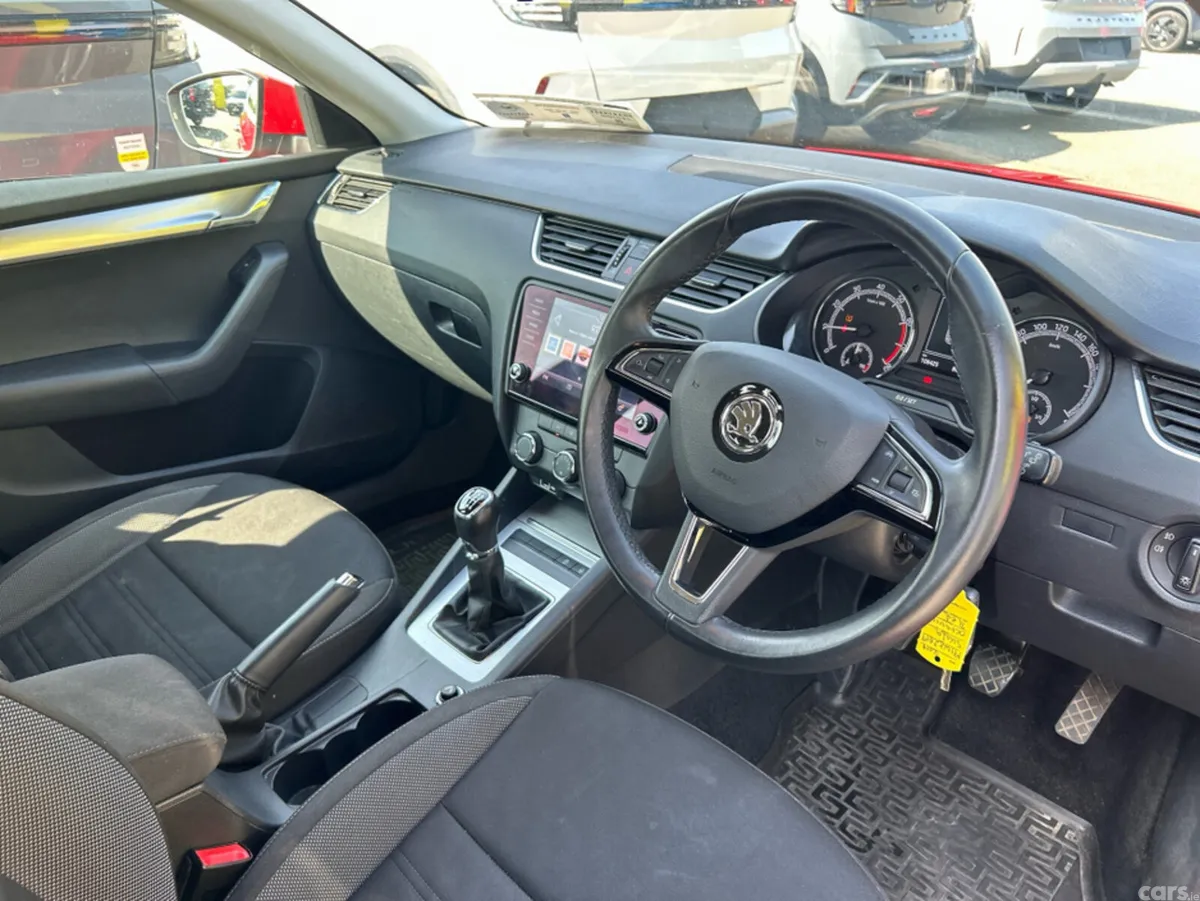 Skoda Octavia Hatchback, Petrol, 2019, Red