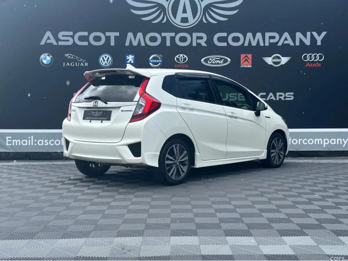 Honda Fit Hatchback, Petrol Hybrid, 2014, White