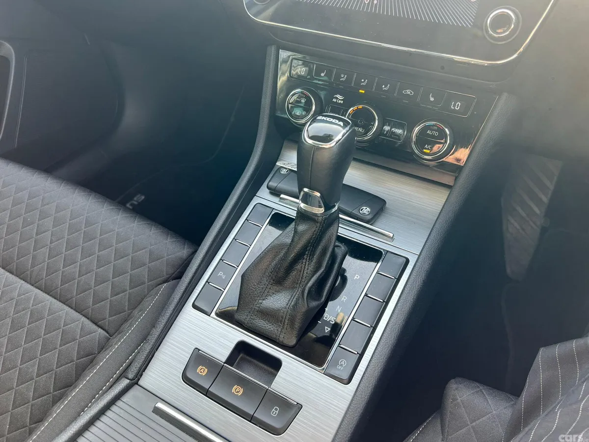 Skoda Superb Saloon, Diesel, 2024, Grey
