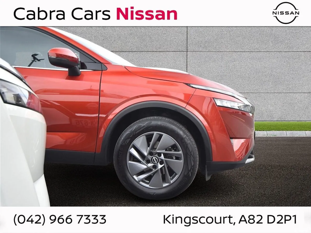 Nissan Qashqai MPV, Petrol, 2024, Red