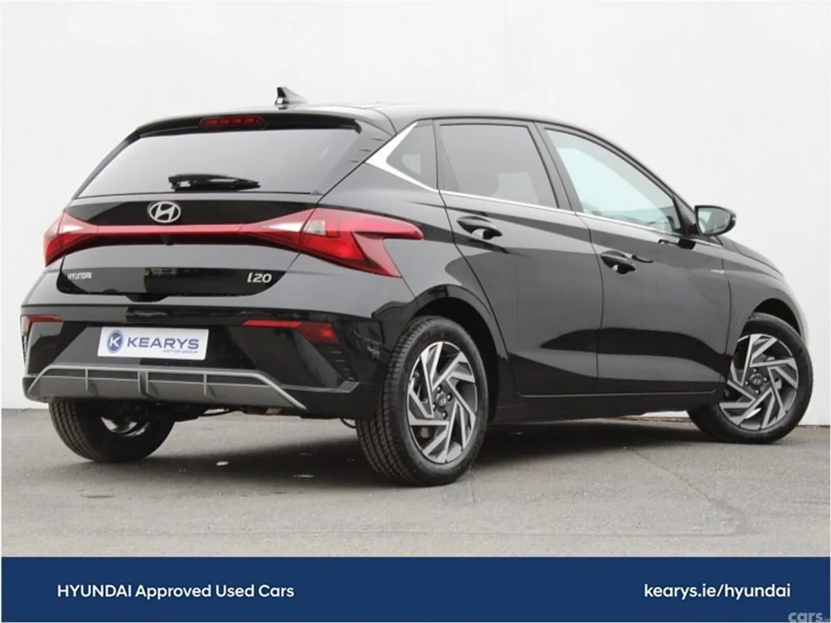 Hyundai i20 Hatchback, Petrol, 2024, Black