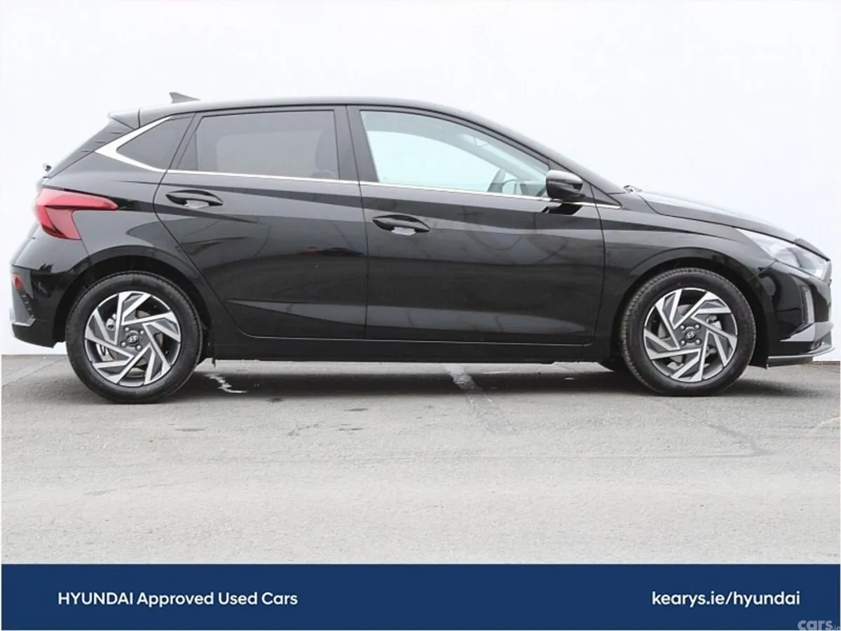 Hyundai i20 Hatchback, Petrol, 2024, Black
