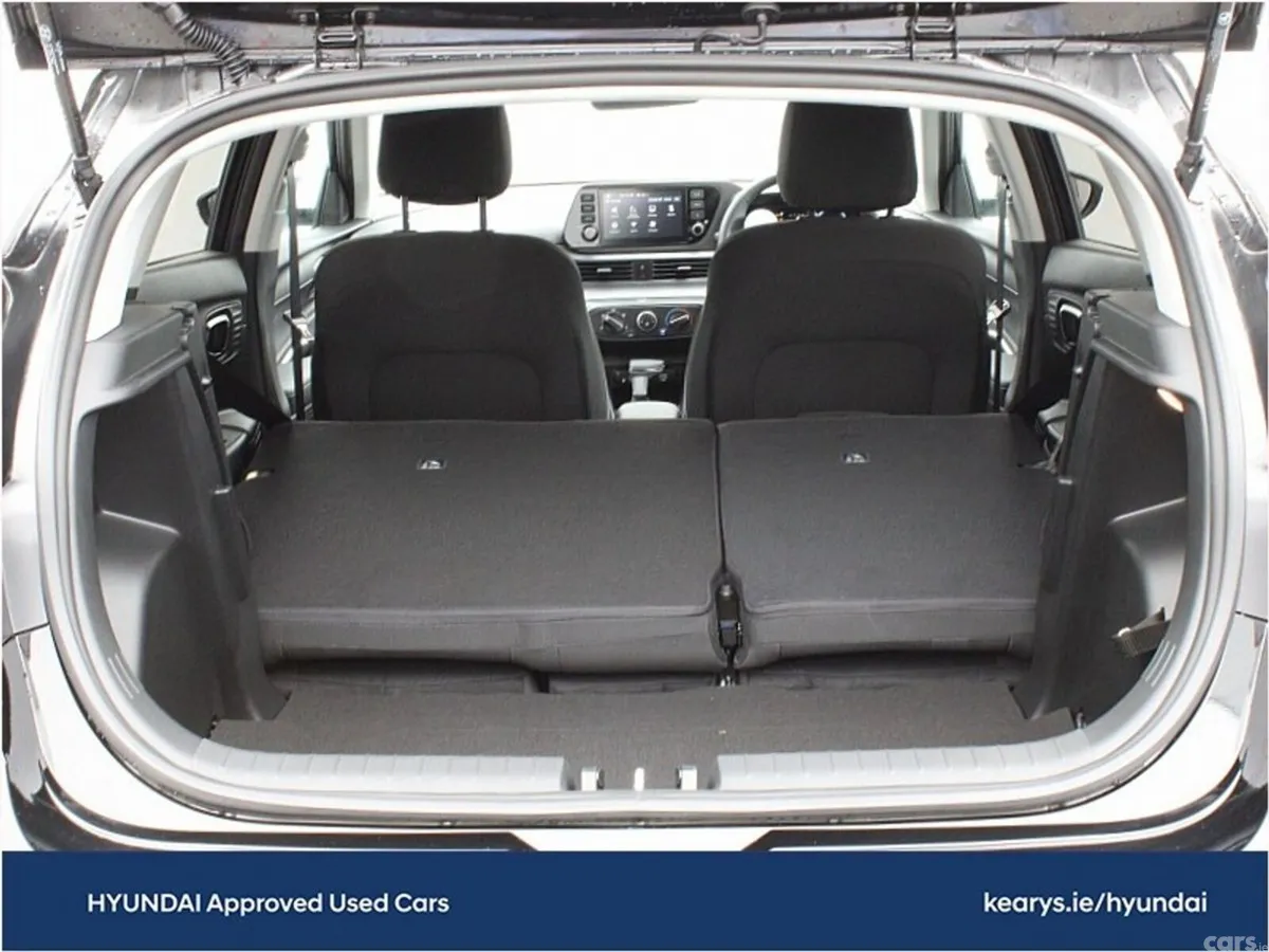 Hyundai i20 Hatchback, Petrol, 2024, Black