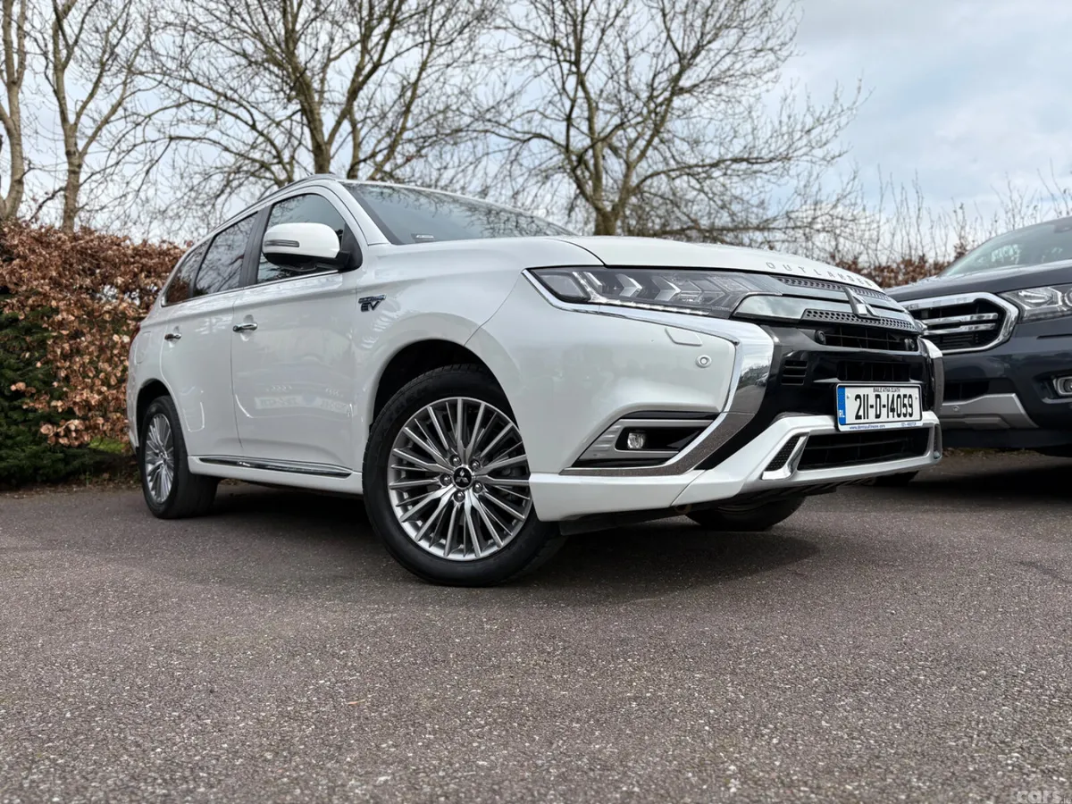 Mitsubishi Outlander SUV, Petrol Plug-in Hybrid, 2021, White