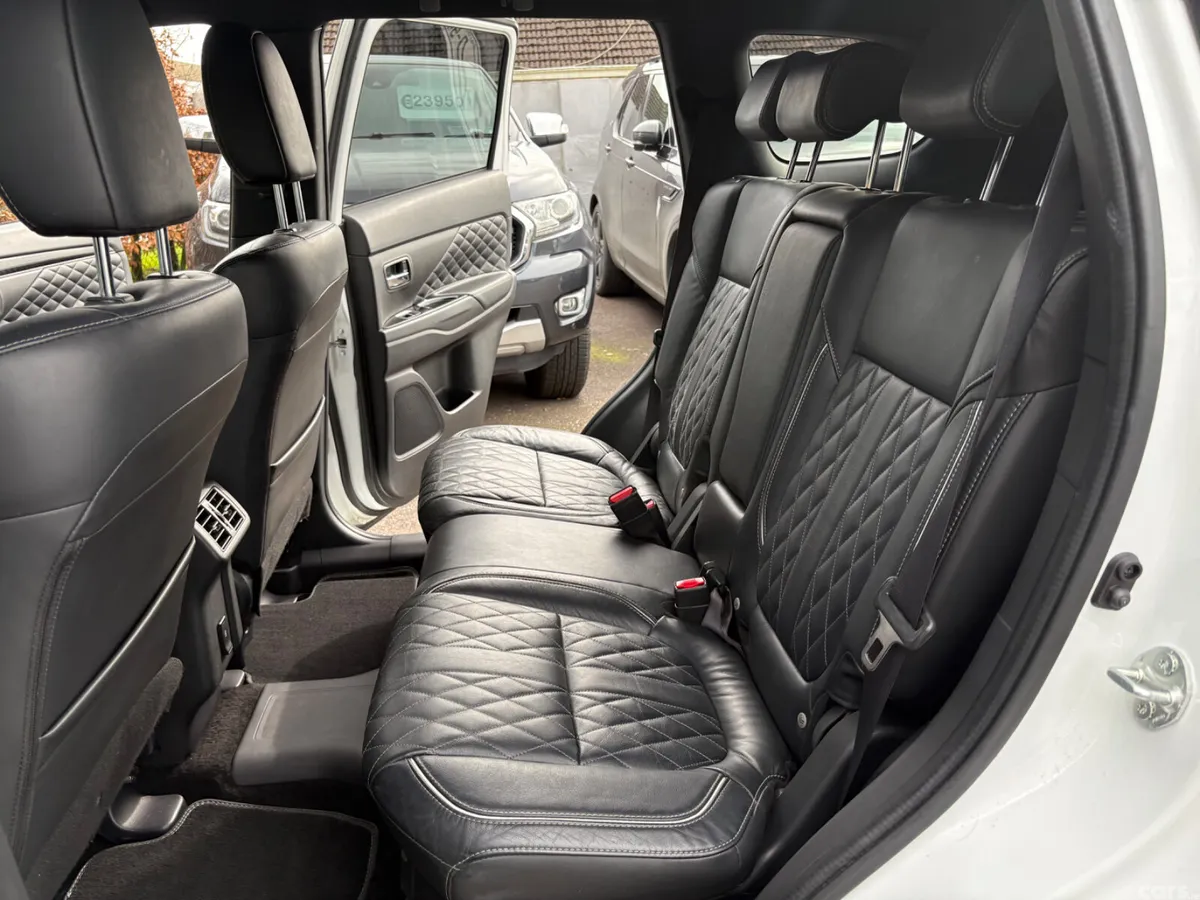 Mitsubishi Outlander SUV, Petrol Plug-in Hybrid, 2021, White