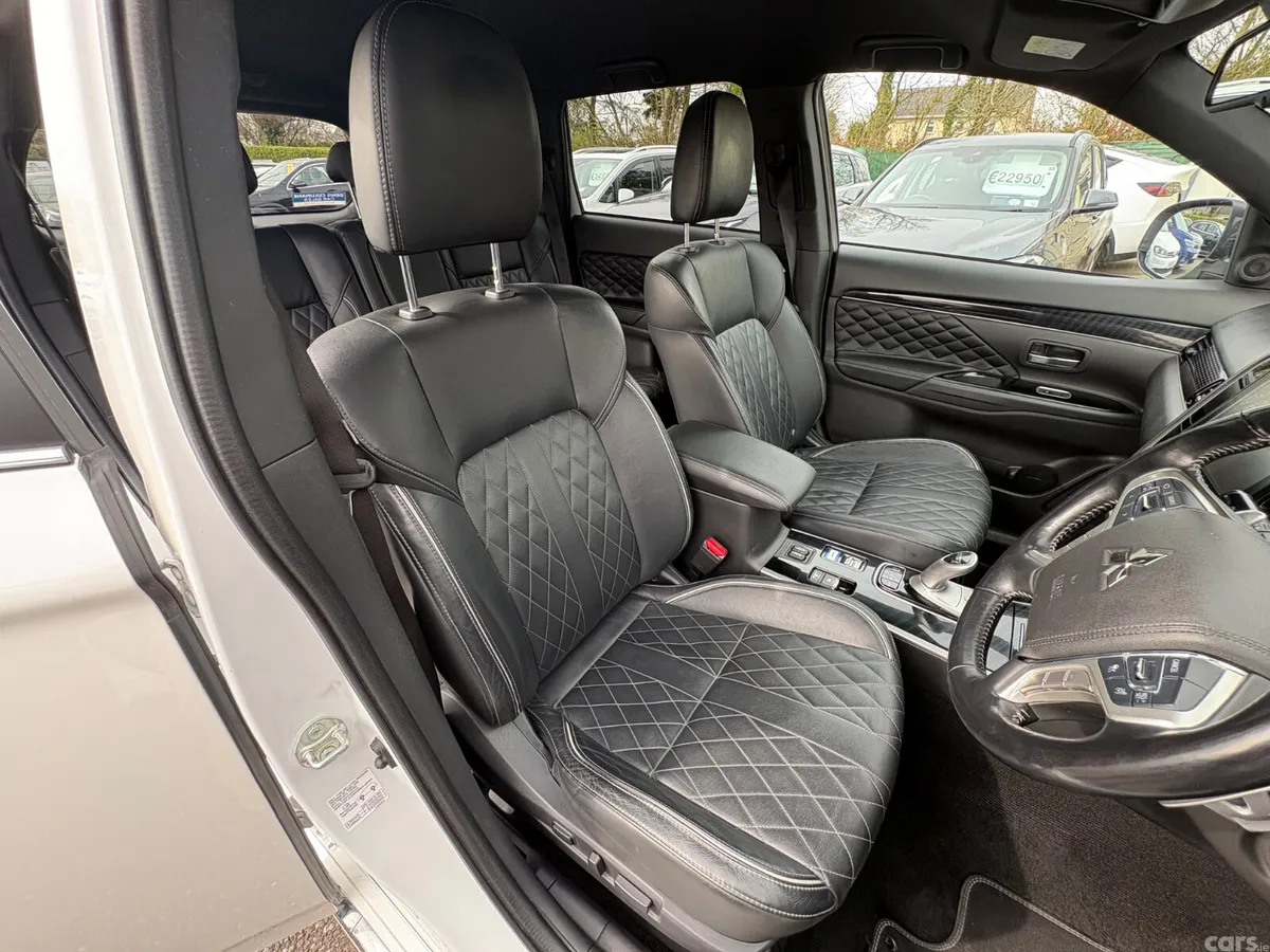 Mitsubishi Outlander SUV, Petrol Plug-in Hybrid, 2021, White