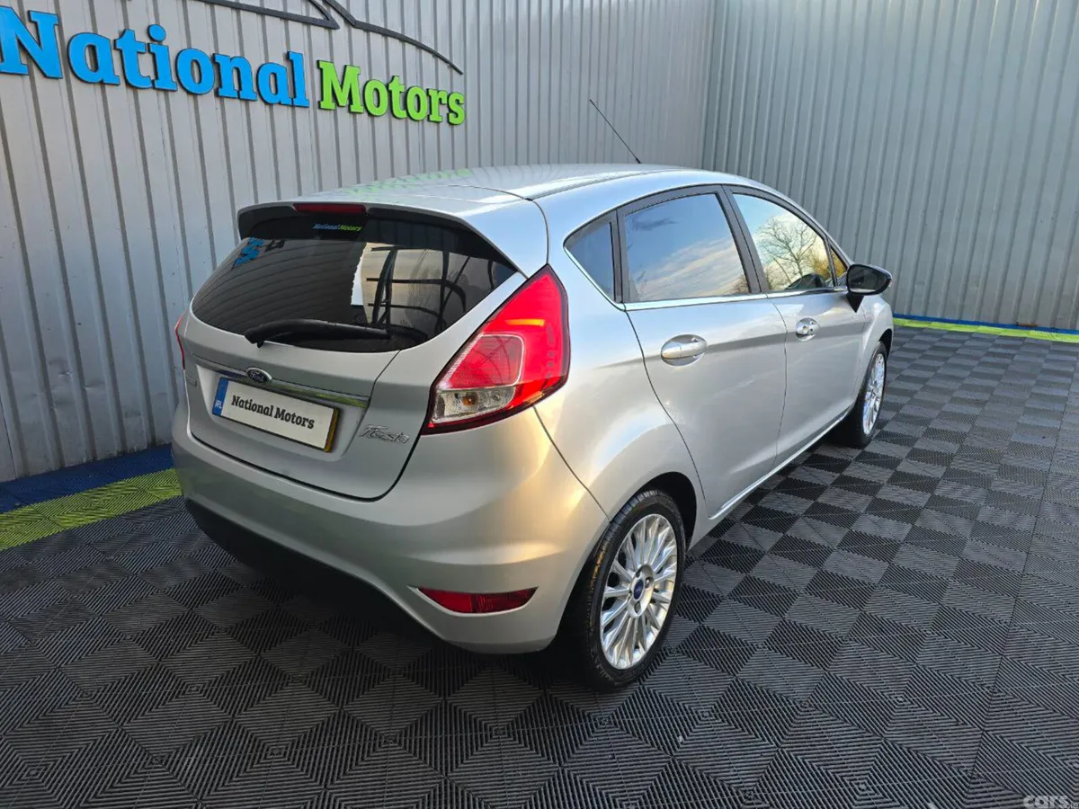 Ford Fiesta Hatchback, Petrol, 2014, Silver