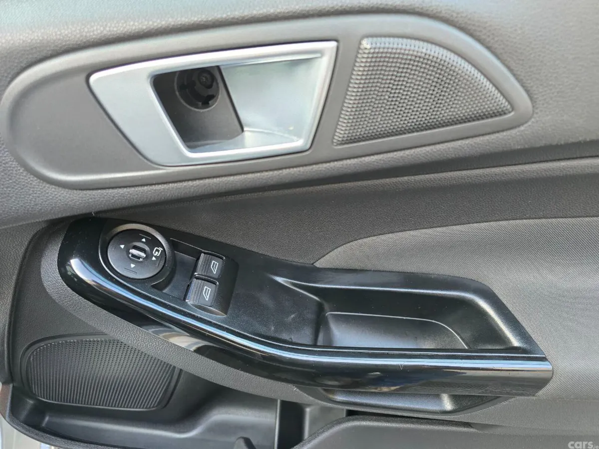 Ford Fiesta Hatchback, Petrol, 2014, Silver