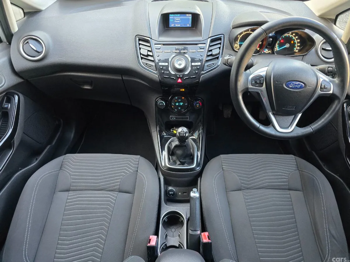Ford Fiesta Hatchback, Petrol, 2014, Silver