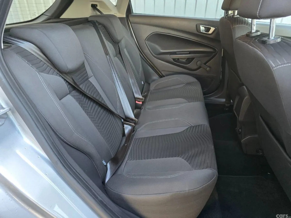 Ford Fiesta Hatchback, Petrol, 2014, Silver