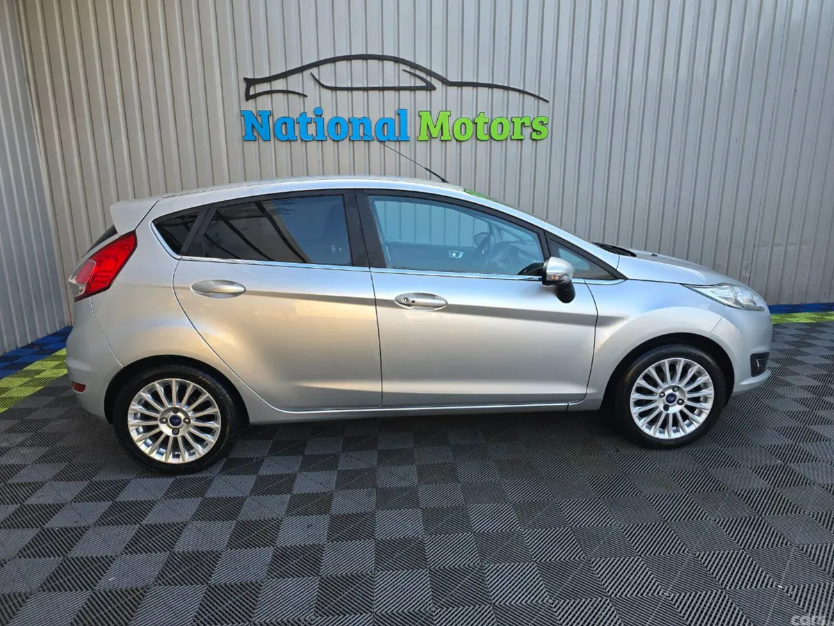 Ford Fiesta Hatchback, Petrol, 2014, Silver
