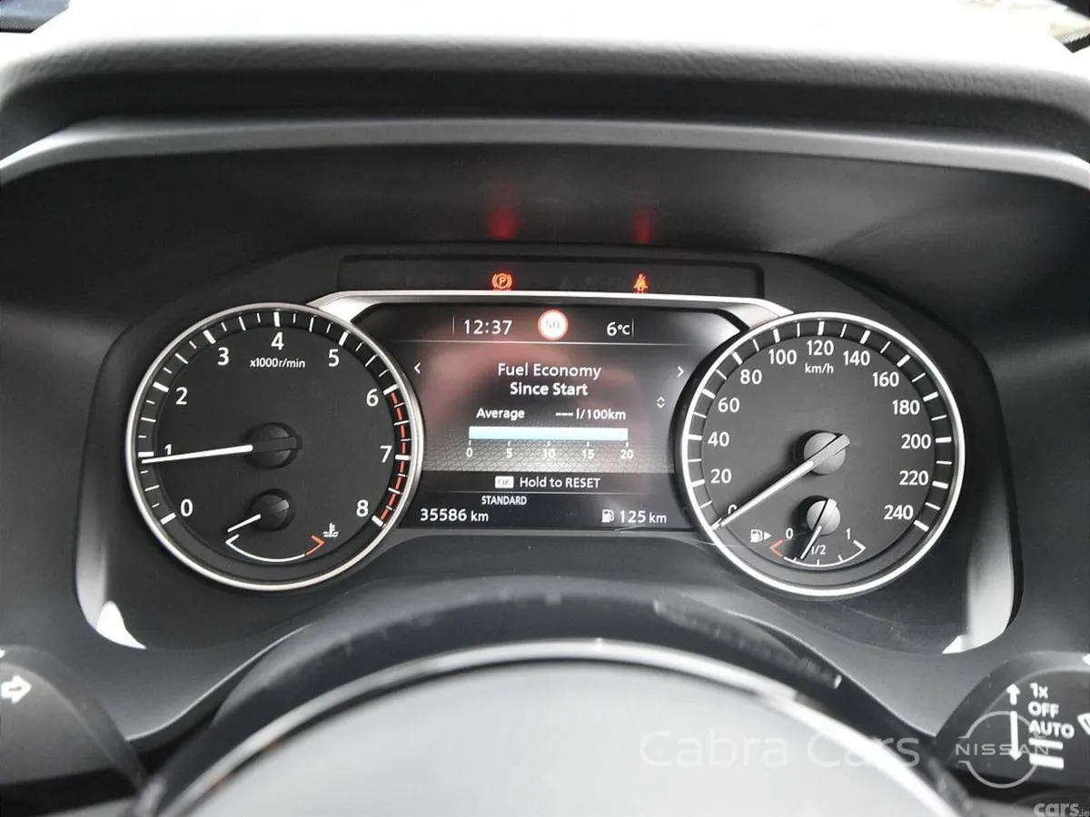 Nissan Qashqai MPV, Petrol, 2022, Grey