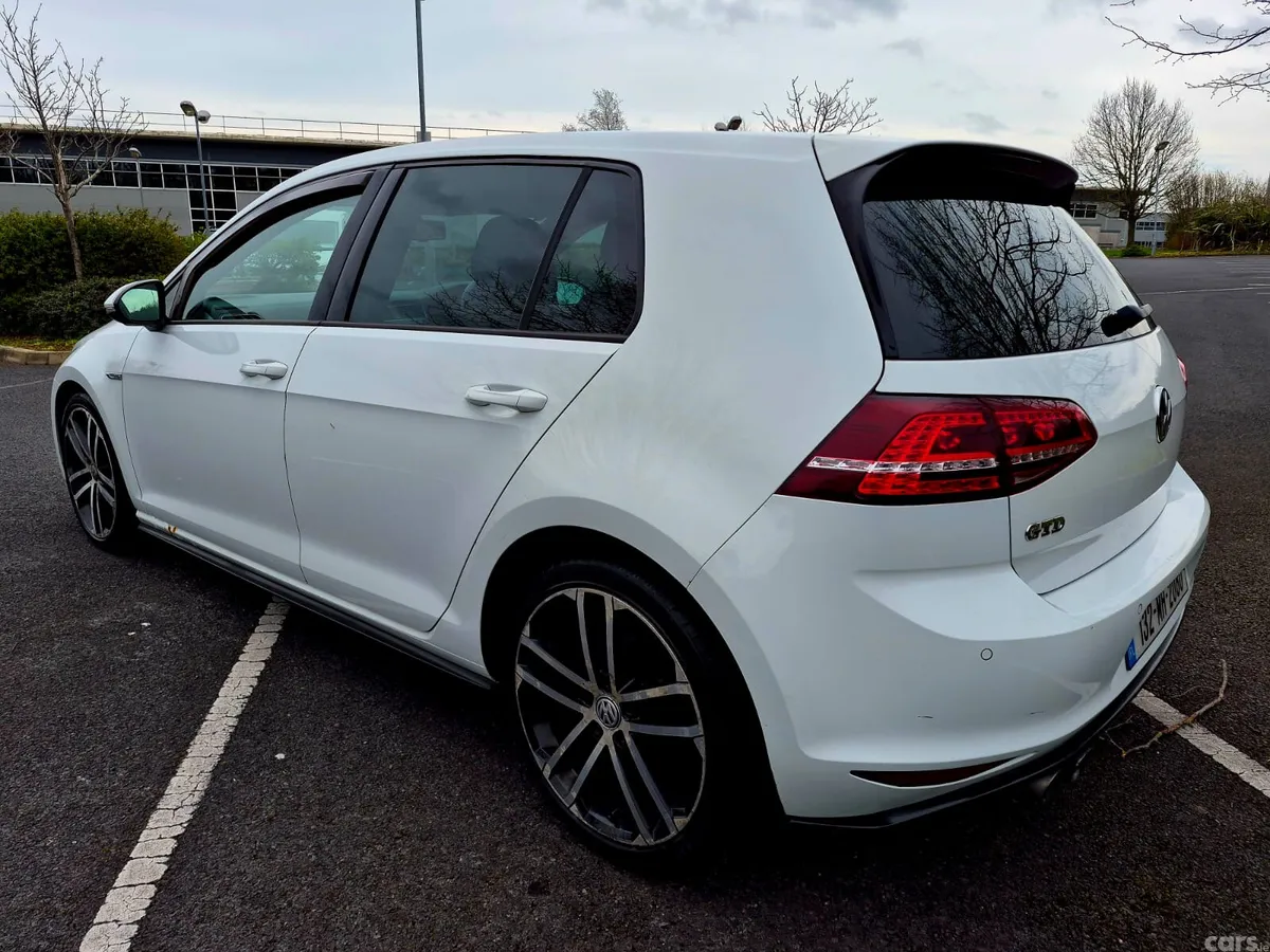 Volkswagen Golf Hatchback, Diesel, 2013, White