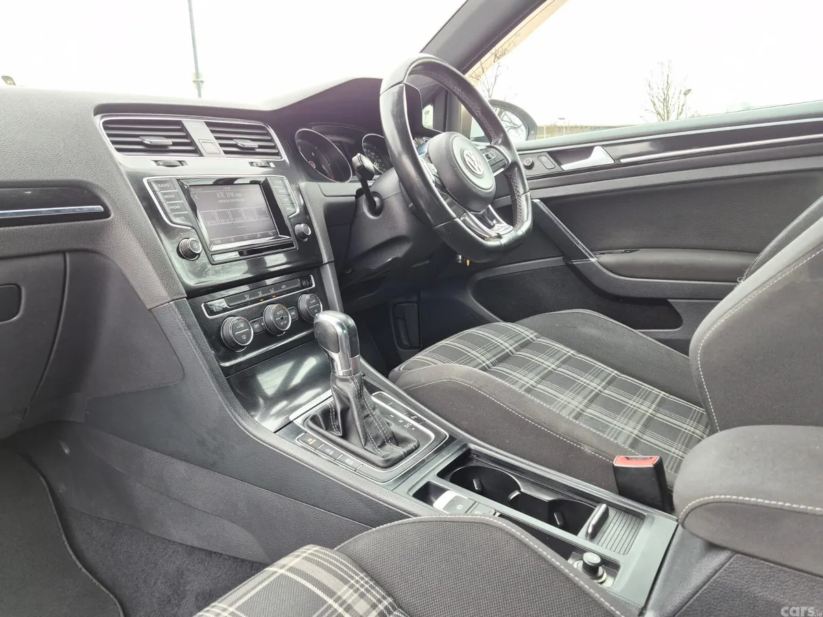 Volkswagen Golf Hatchback, Diesel, 2013, White