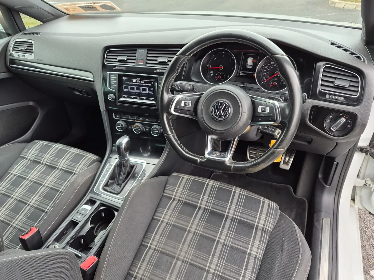 Volkswagen Golf Hatchback, Diesel, 2013, White