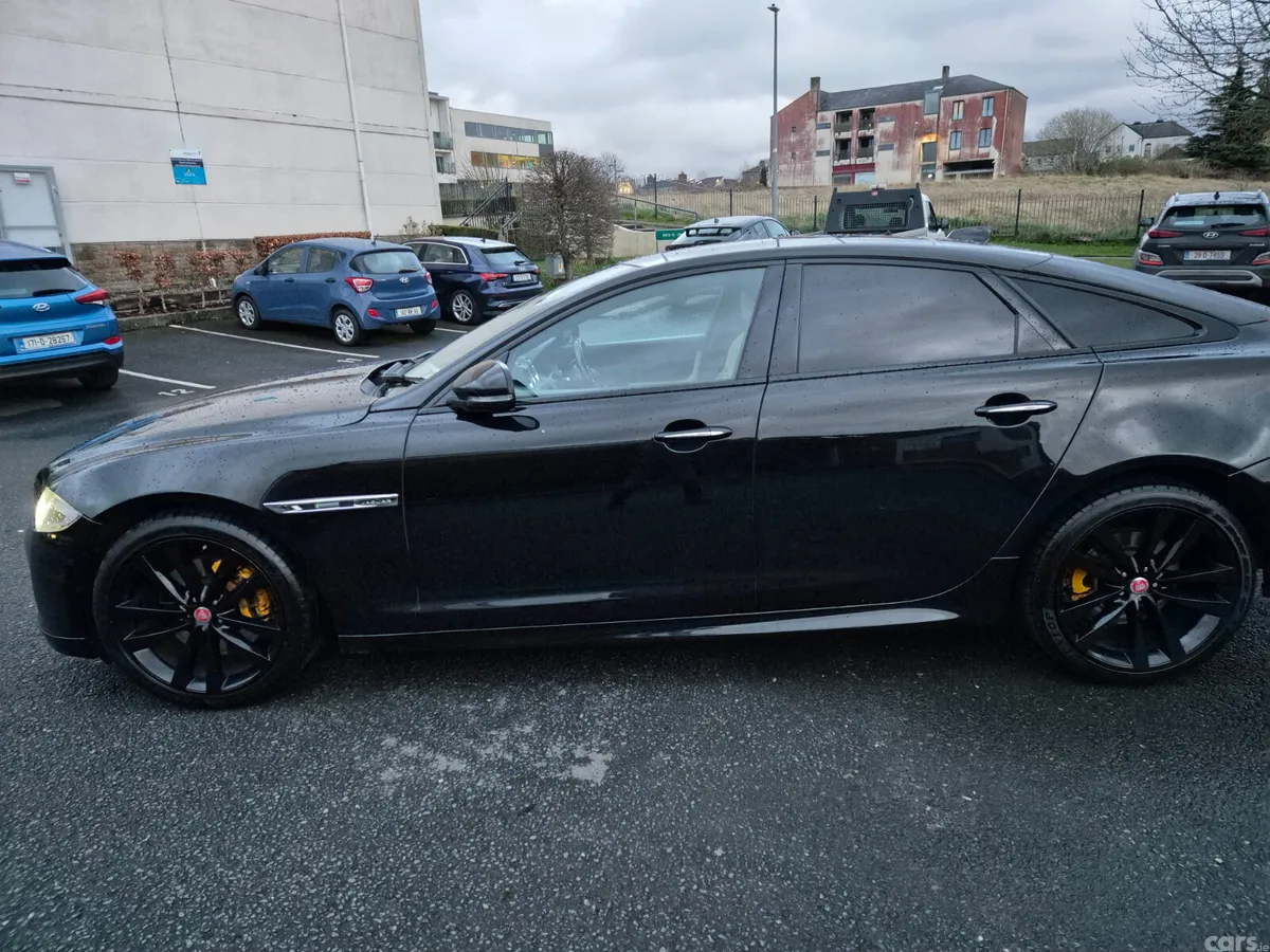 Jaguar XJ Saloon, Diesel, 2016, Black