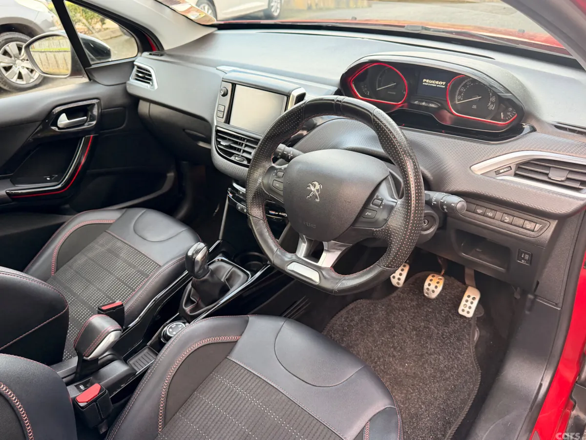 Peugeot 2008 Hatchback, Diesel, 2019, Red