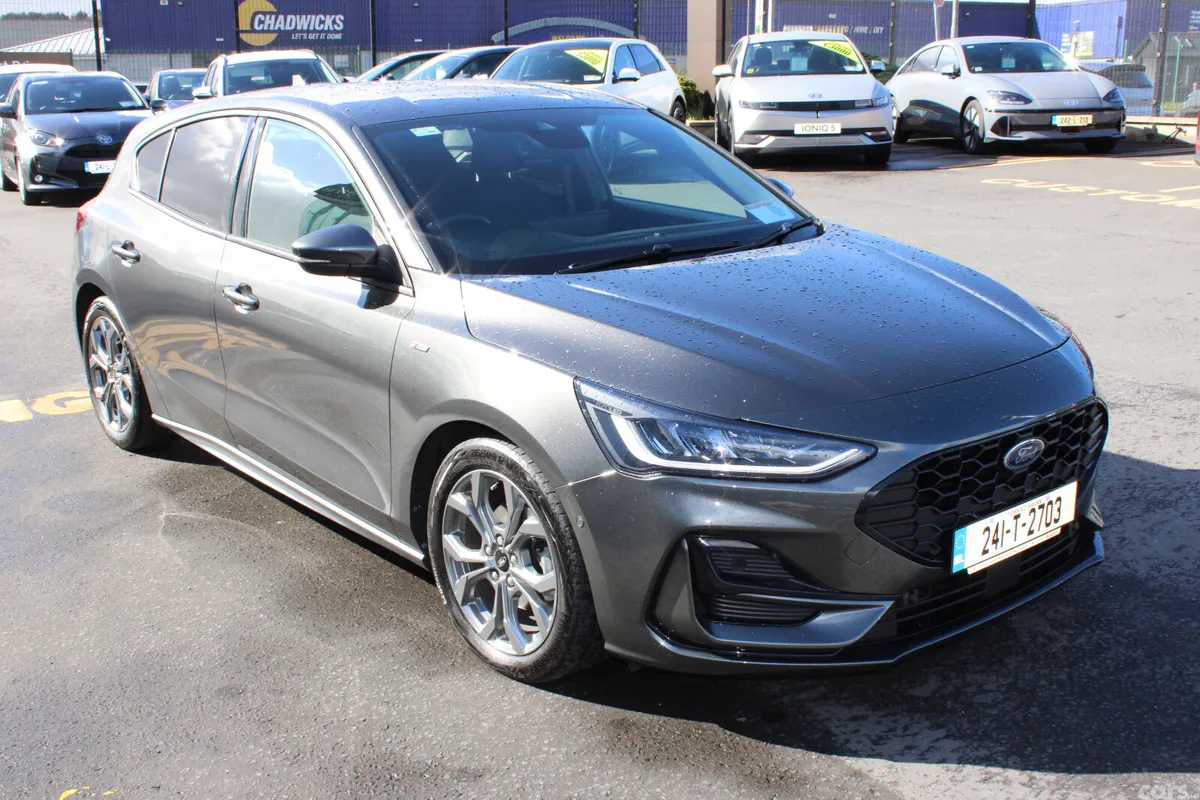 Ford Focus Hatchback, Diesel, 2024, Grey