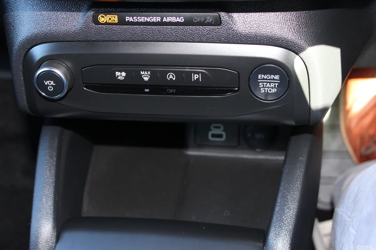 Ford Focus Hatchback, Diesel, 2024, Grey