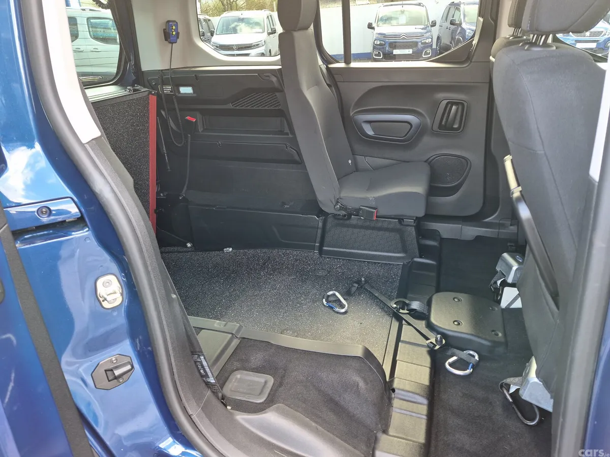 Peugeot Rifter MPV, Diesel, 2022, Blue