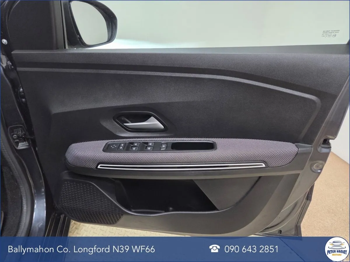 Dacia Jogger MPV, Petrol, 2023, Grey