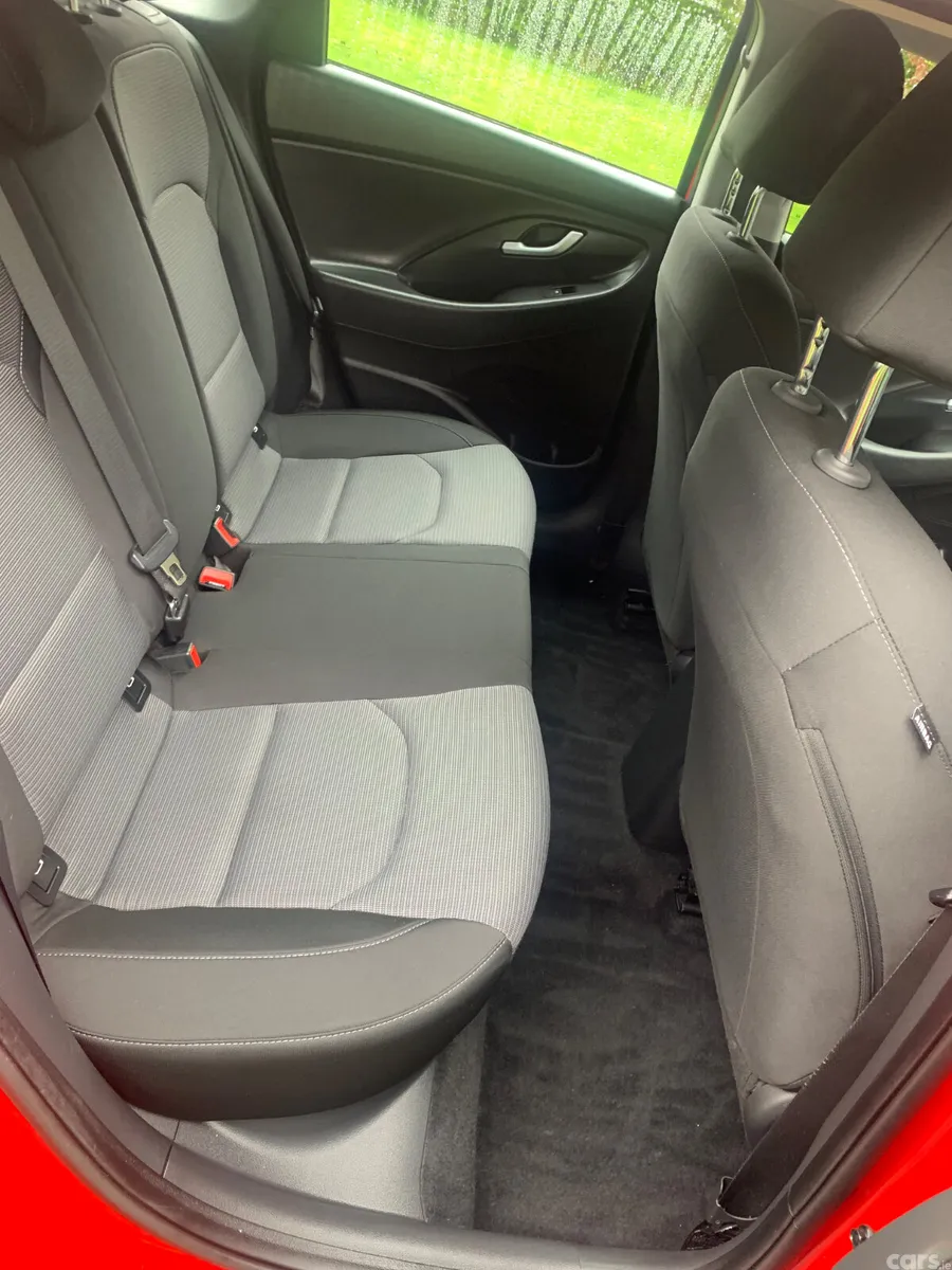 Hyundai i30 Hatchback, Petrol, 2017, Red