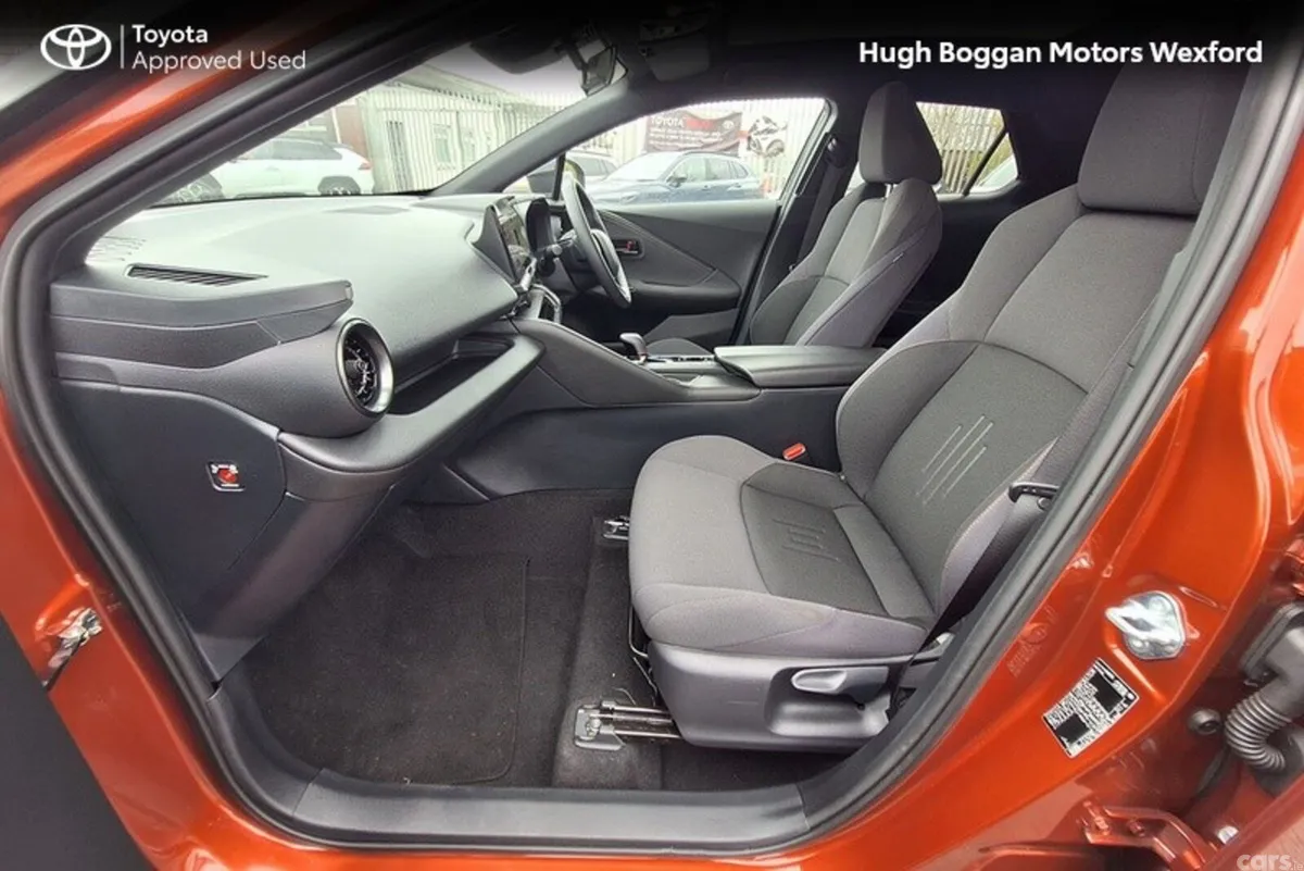 Toyota C-HR SUV, Petrol Hybrid, 2025, Brown