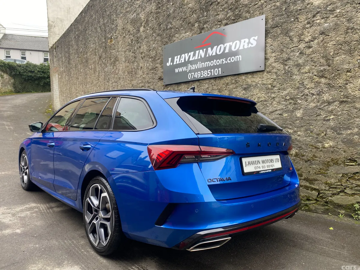 Skoda Octavia Estate, Diesel, 2022, Blue