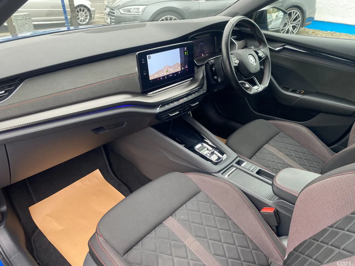 Skoda Octavia Estate, Diesel, 2022, Blue
