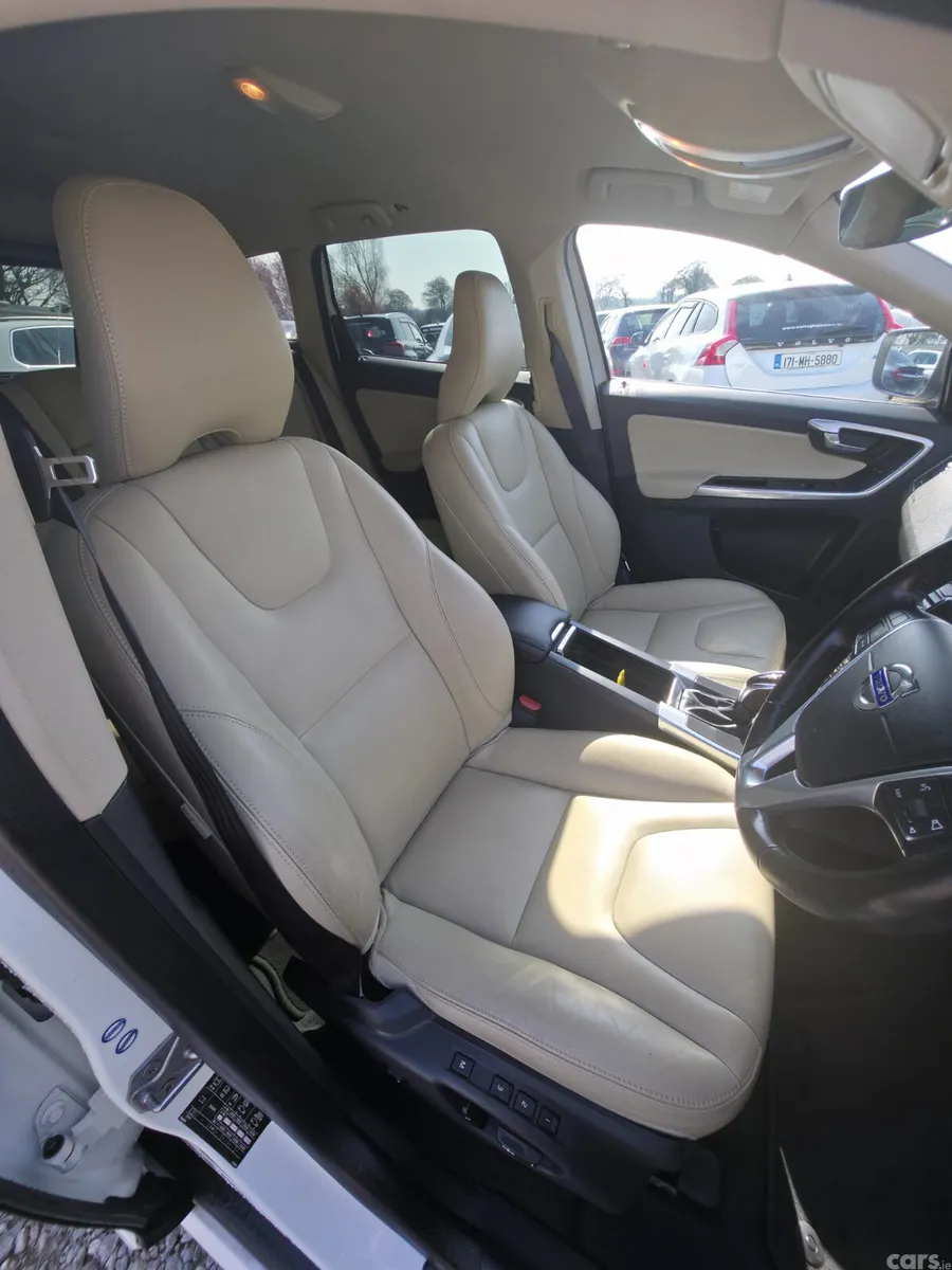 Volvo XC60 SUV, Diesel, 2016, White