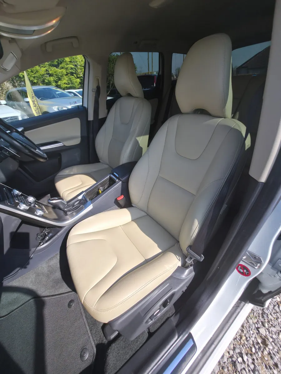 Volvo XC60 SUV, Diesel, 2016, White
