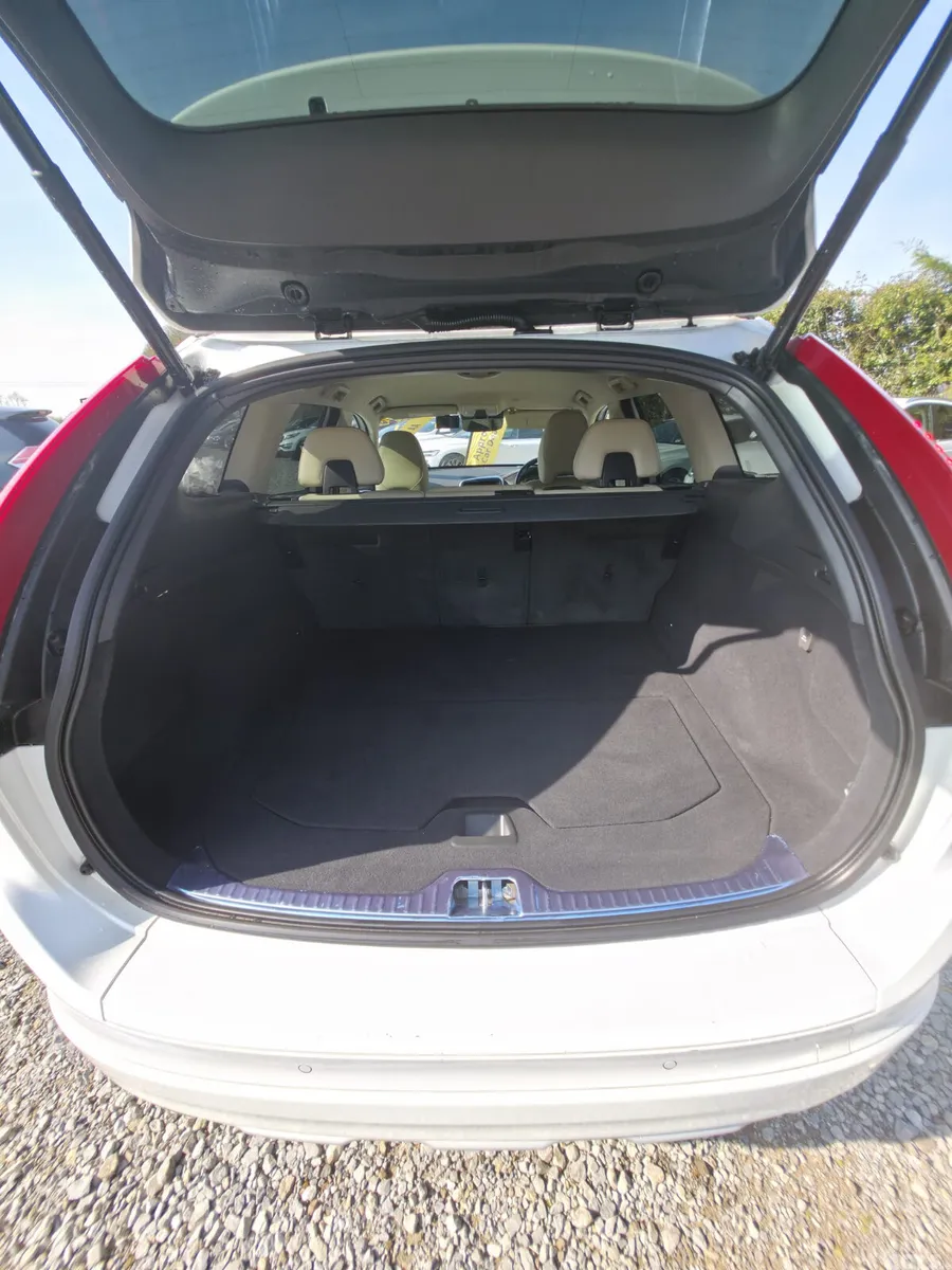 Volvo XC60 SUV, Diesel, 2016, White