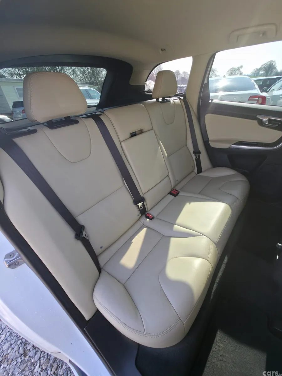 Volvo XC60 SUV, Diesel, 2016, White