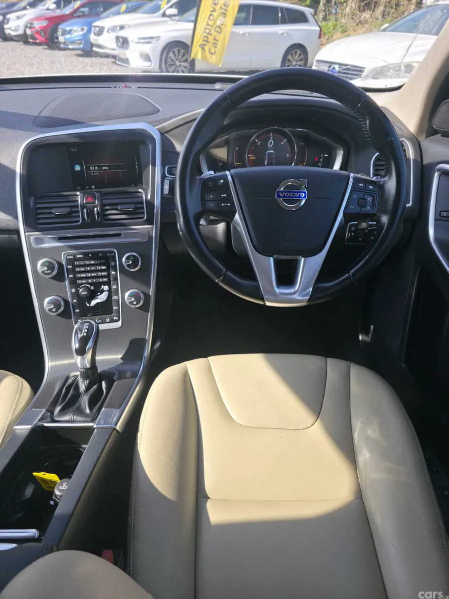 Volvo XC60 SUV, Diesel, 2016, White